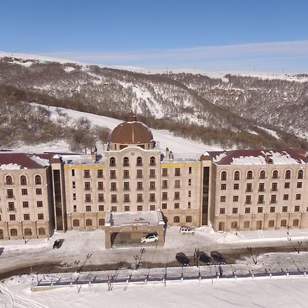 Golden Palace Hotel Resort & Spa Gl Tsaghkadzor Exterior photo