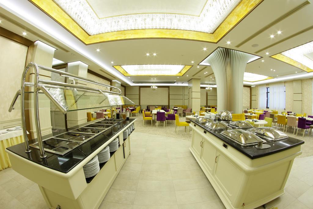 Golden Palace Hotel Resort & Spa Gl Tsaghkadzor Exterior photo