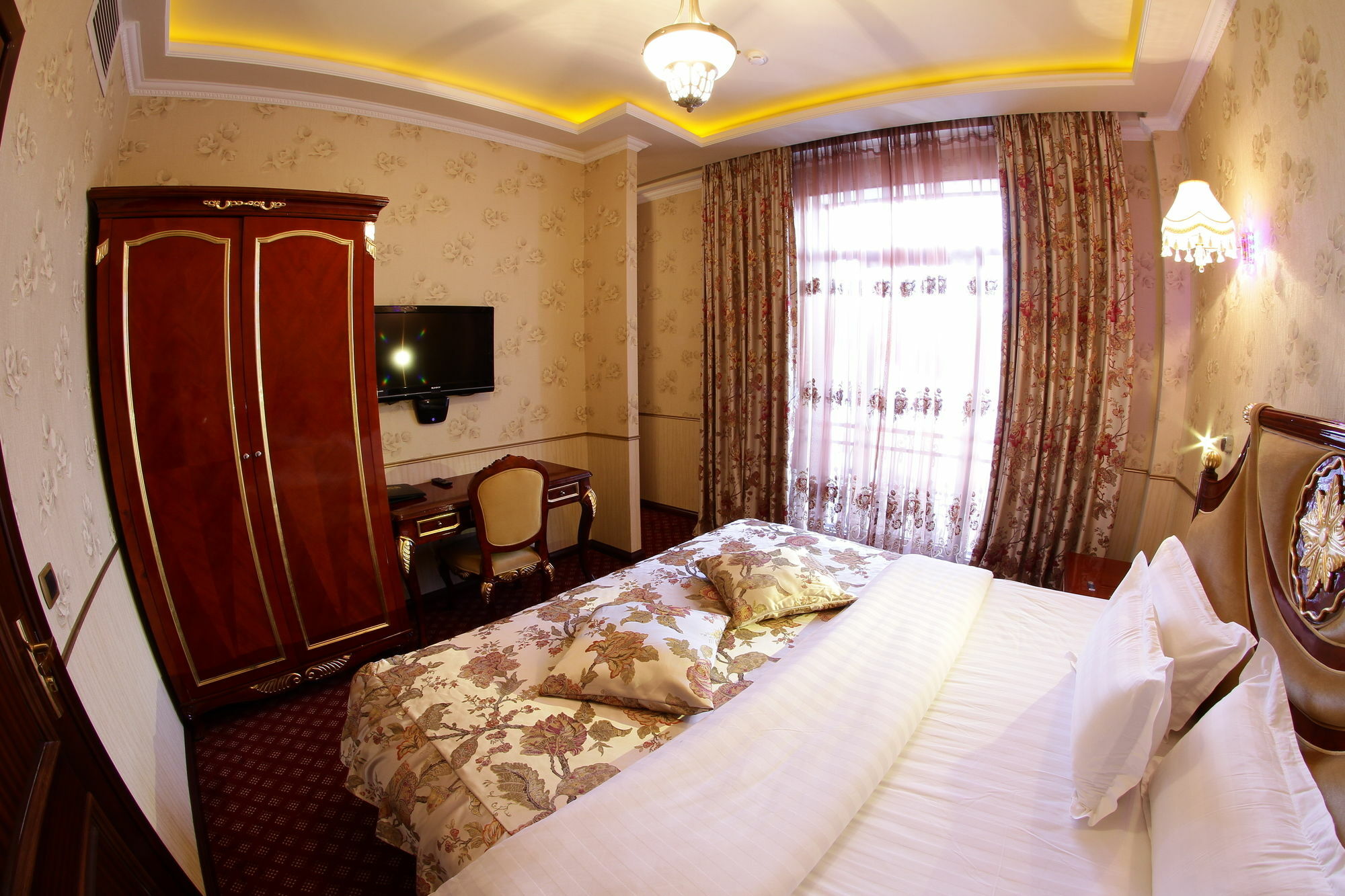 Golden Palace Hotel Resort & Spa Gl Tsaghkadzor Exterior photo